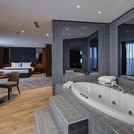 Nova Vista Centrum Eskisehir, A Member Of Radisson Individuals 4* אסקיסהיר